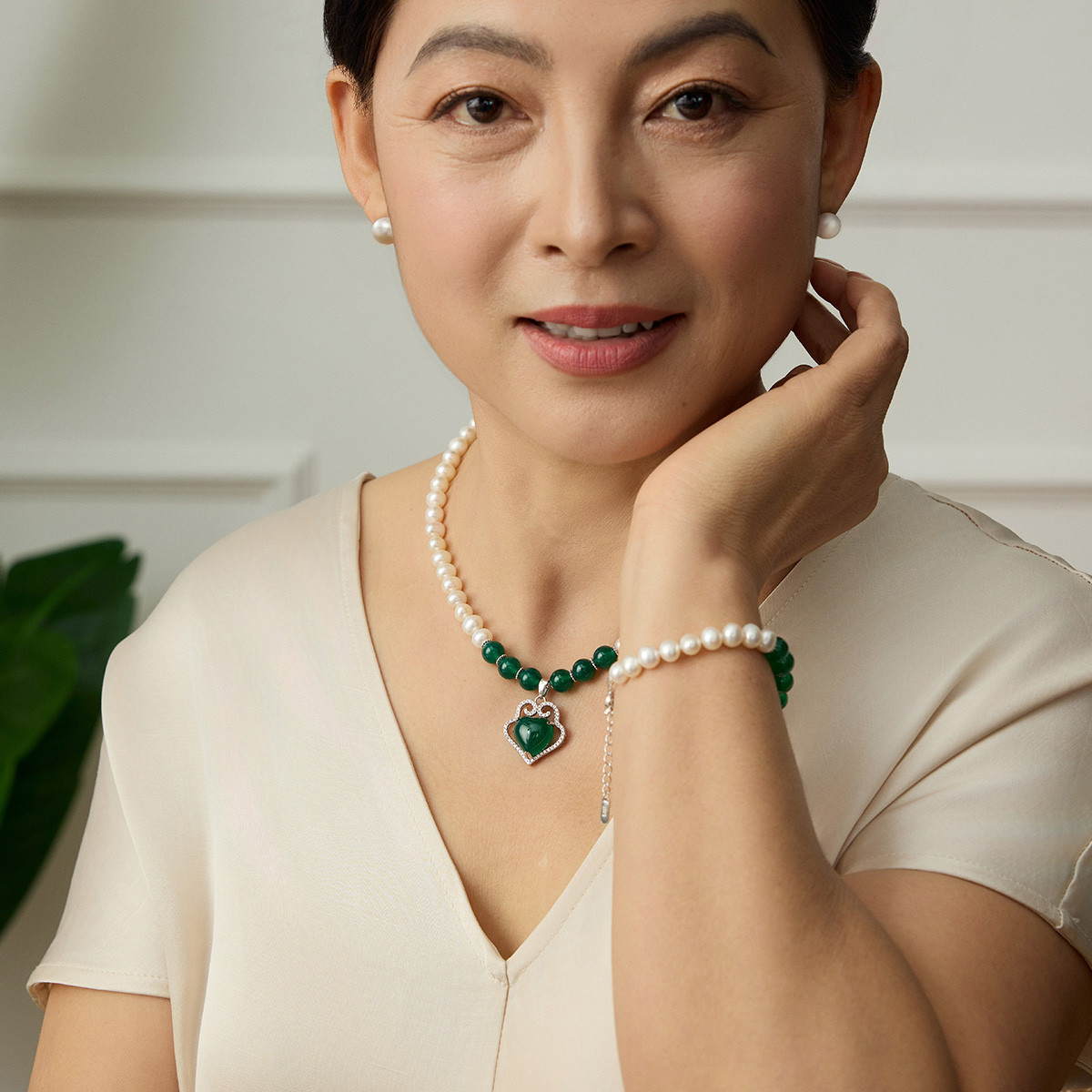 11916038.佰色传情淡水珍珠S925银玉髓吊坠项链送妈妈婆婆长辈母亲节礼物套装