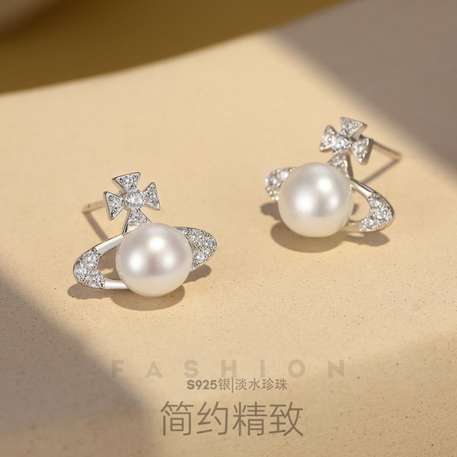 11961140.佰色传情S925银淡水珍珠小众设计土星简约精致气质耳钉耳环耳饰