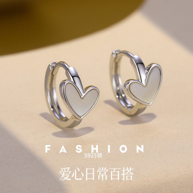 11977158.佰色传情S925银爱心时尚简约日常百搭气质女素圈耳扣耳环耳饰