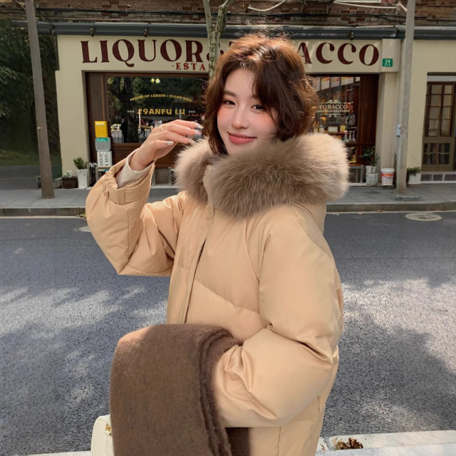 12983657.韩版宽松羽绒服女过膝长款2025秋冬狐狸毛新款连帽白鸭绒加厚外套