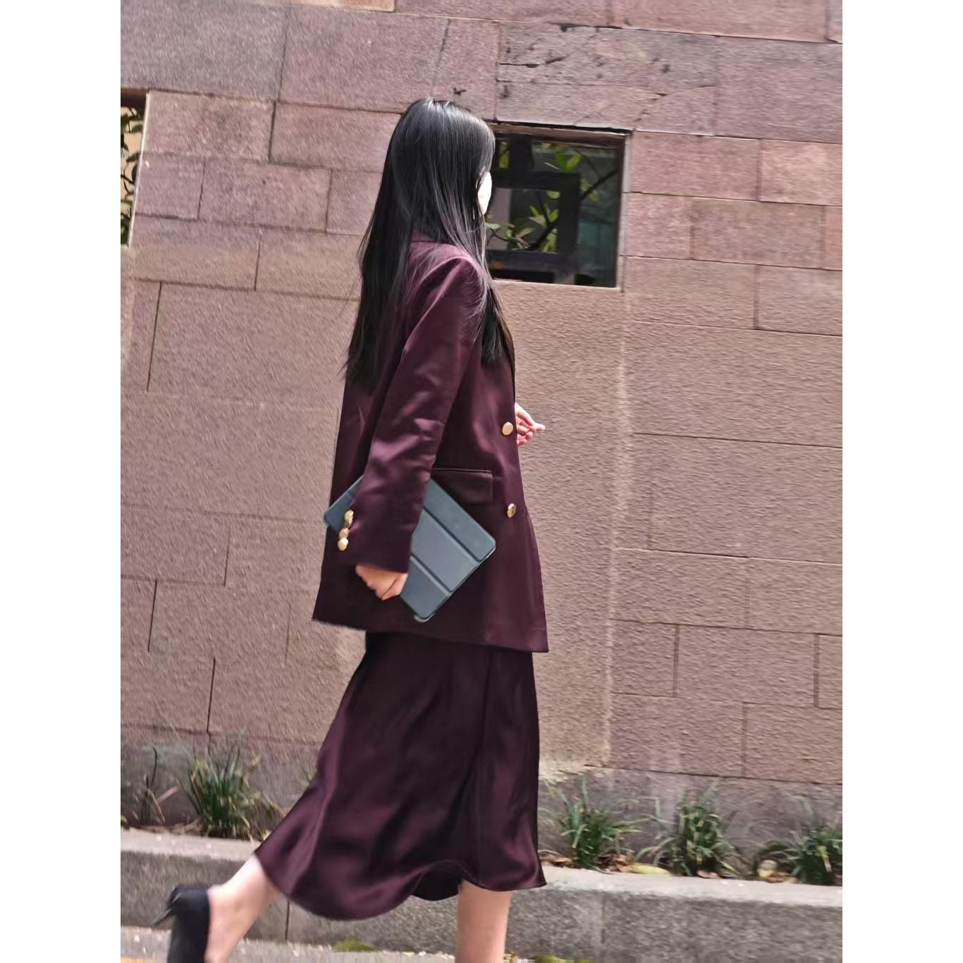 13684007.梦琪定染葡萄紫醋酸西装外套女2026春秋新款休闲高级感轻奢西服