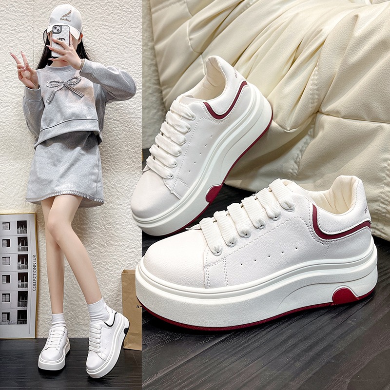 12488135.【亚莱芙】2026新款厚底松糕底休闲鞋 简约设计 日常出街 软底不累脚
