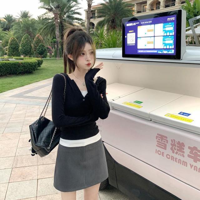 13322046.休闲修身显瘦假两件连帽长袖T恤女气质小众设计感纽扣上衣女