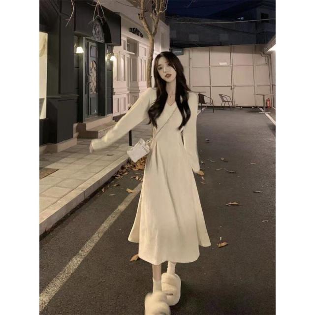 12891595.法式感长袖连衣裙子女秋冬季气质绝美超好看收腰长裙