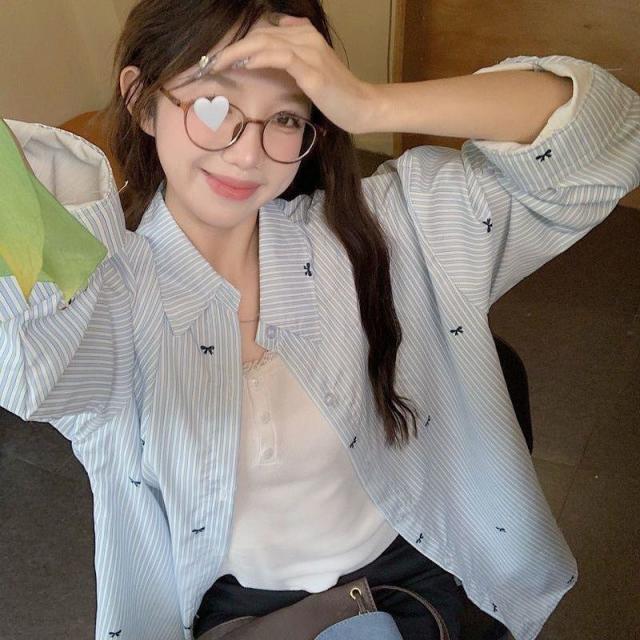 12889154.蓝色条纹蝴蝶结印花长袖衬衫女春秋设计感小众宽松衬衫百搭