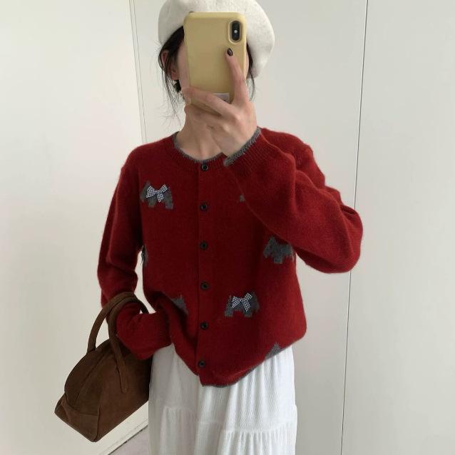 12892530.针织开衫女时尚小狗蝴蝶结设计撞色提花针织衫减龄