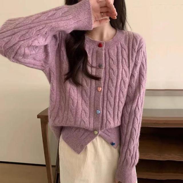 12892712.复古软糯爱心彩色扣麻花毛衣女秋冬设计感小众时尚毛衣