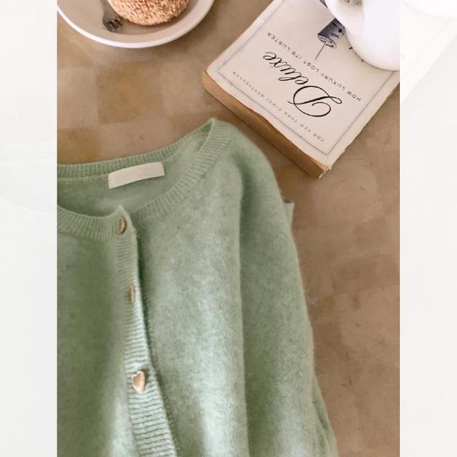 12892823.绵羊绒温柔粉色针织衫女秋季薄款外搭宽松慵懒短款针织开衫