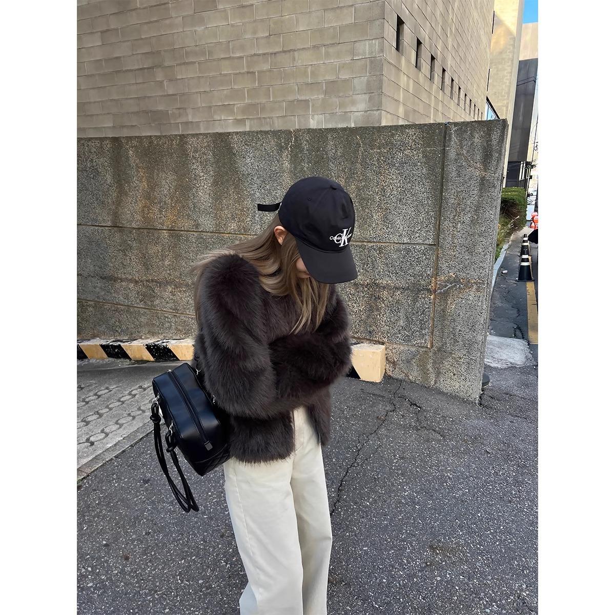 12891814.皮毛一体灰色感环保皮草秋冬短款仿狐狸毛毛皮草女