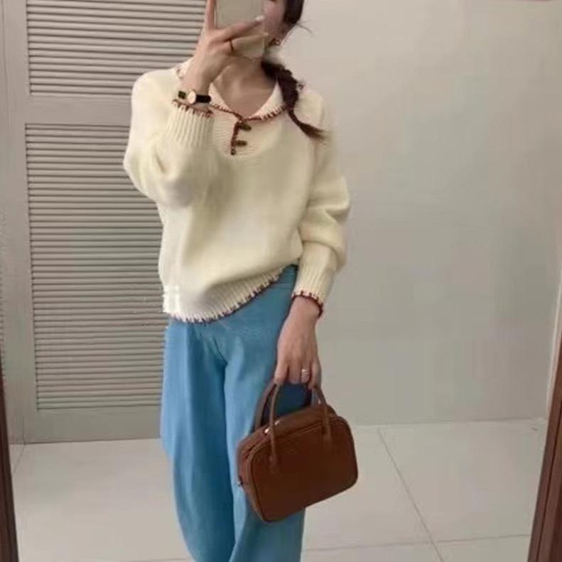12892839.秋冬宽松外穿软糯毛衣设计感小众穿绳翻领牛角扣套头毛衣女
