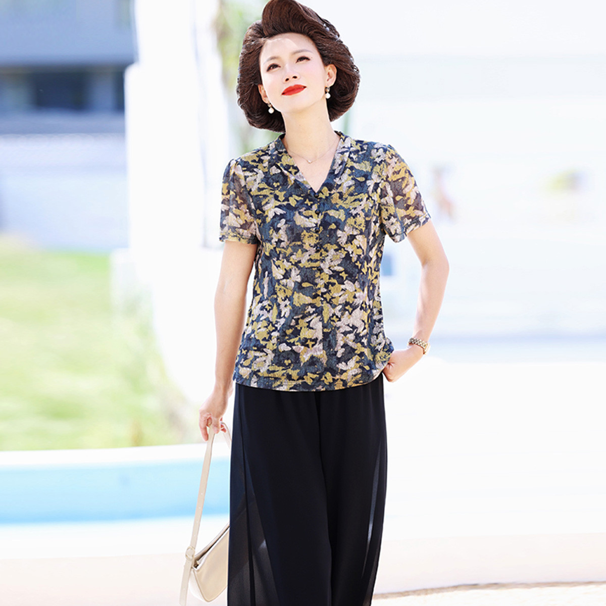 12199664.中老年妈妈夏季薄款时尚短袖上衣中年女式休闲T恤