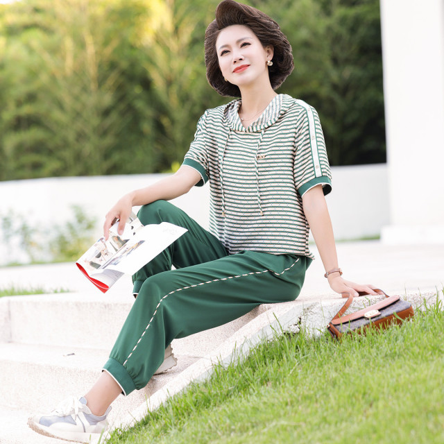 11799593.中老年女装夏季条纹连帽卫衣两件套妈妈夏装时尚短袖休闲套装