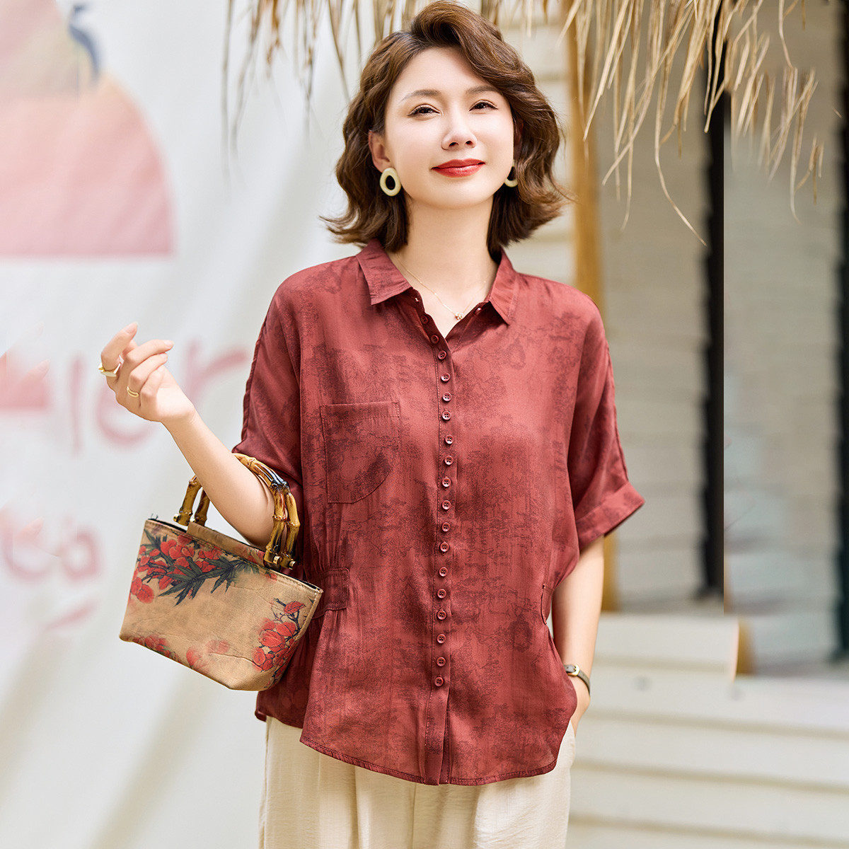 12315549.中老年妈妈夏季薄款衬衫时尚短袖翻领上衣中年女式休闲百搭夏装