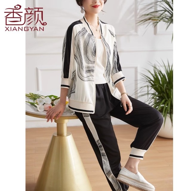 11853562.洋气妈妈装春秋薄款休闲运动服套装中老年时尚两件套