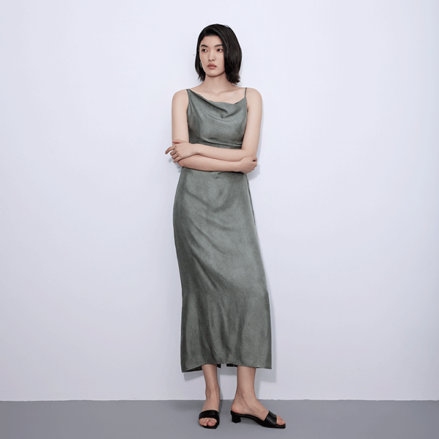 12295660.TKY SHOP荡领真丝吊带连衣裙2025春夏新款高级感慵懒风小A字长裙