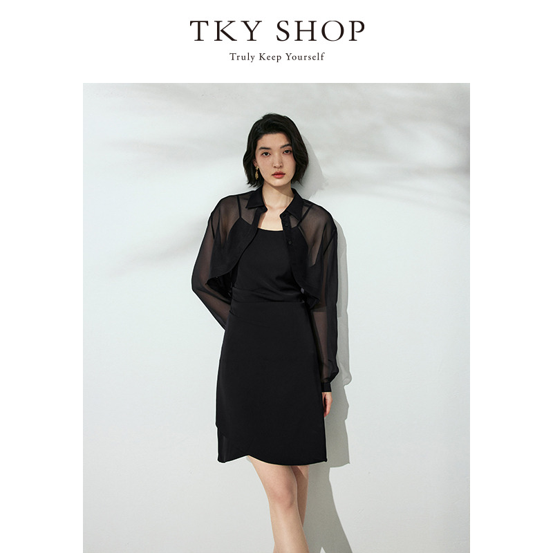12295812.TKY SHOP打褶短款吊带连衣裙2025夏季新款收腰显瘦小黑裙