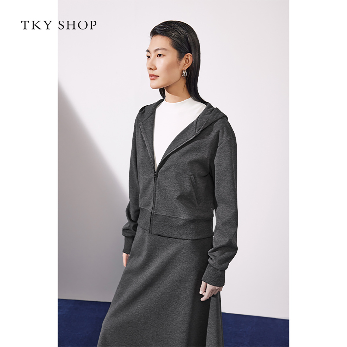 12433336.连帽卫衣外套女2025新款简约休闲百搭韩系开衫上衣