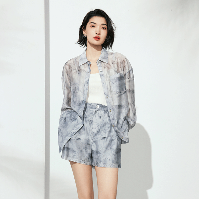 13452883.休闲风印花衬衫女长袖翻领水墨风气质上衣轻熟职场衬衣