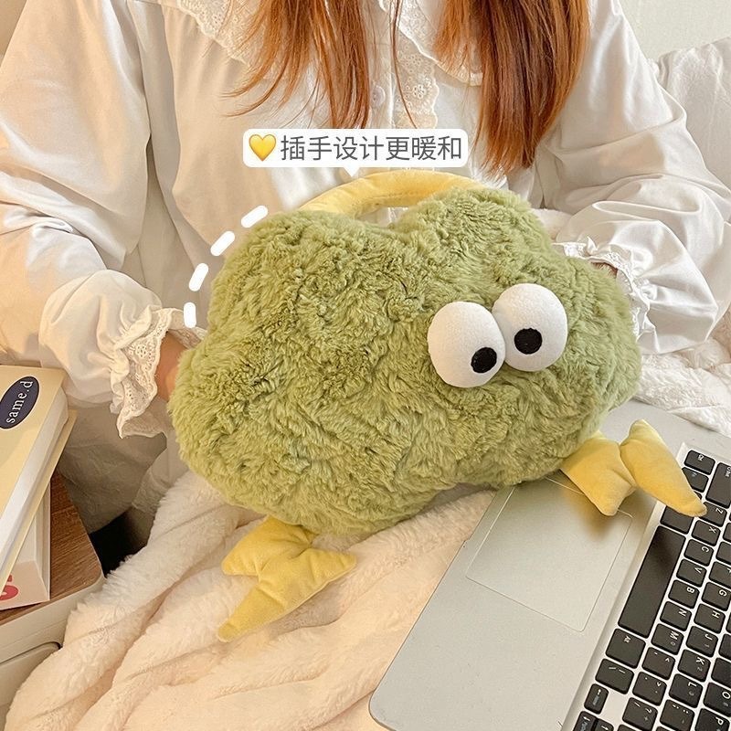 12723552.充电热水袋手提毛绒女可爱暖宝宝冬季一体肚子插手暖手宝