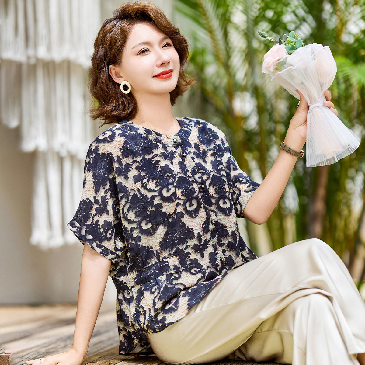 12184797.中年妈妈夏装小衫休闲洋气中老年女装减龄上衣服T恤
