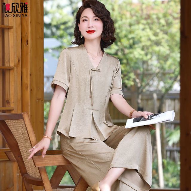 12196105.中年妈妈夏装t恤套装减龄宽松大码洋气小衫遮肚上衣两件套