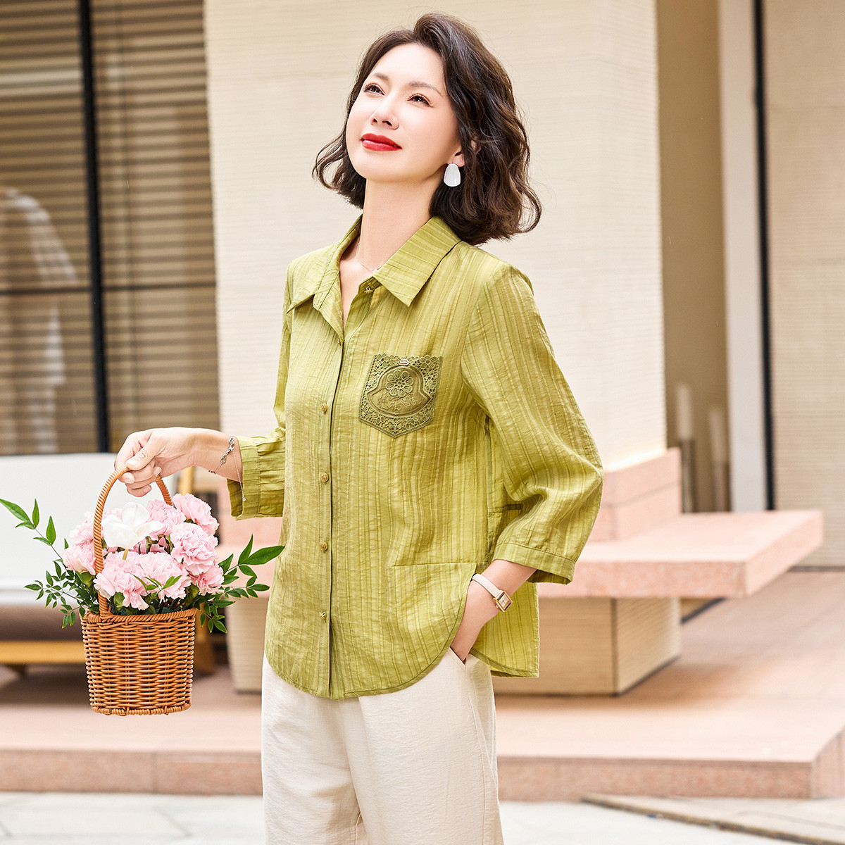 12326364.新款洋气中老年女装中年妈妈春夏新中式上衣服