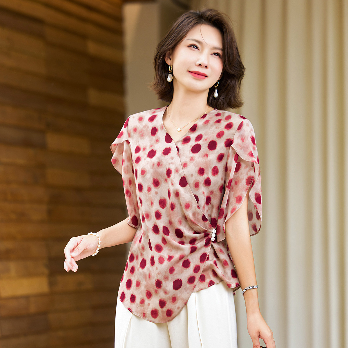 12326419.中年妈妈夏装t恤上衣服新款洋气中老年女装小衫