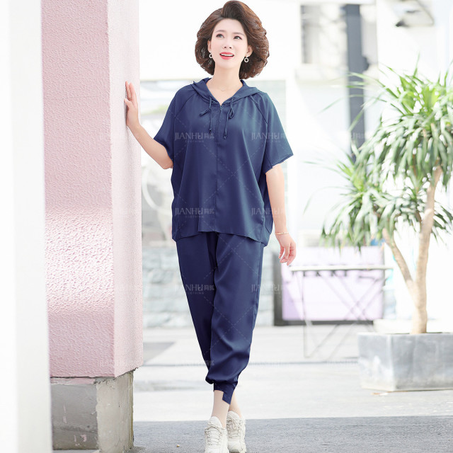 12294426.妈妈夏装连帽短袖套装中老年女洋气休闲两件套T恤薄款