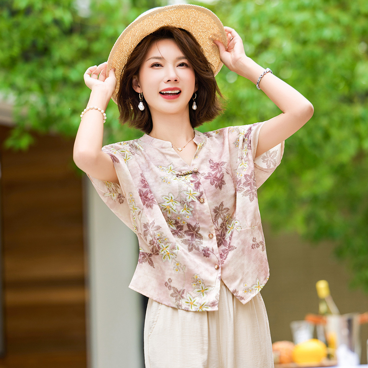 12394871.中年妈妈夏装国风短袖新款洋气中老年女装印花宽松小衫