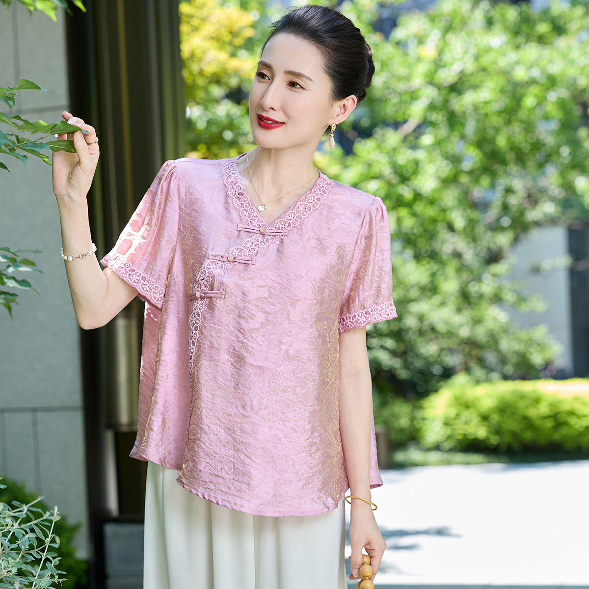 12398918.中年妈妈夏季新中式上衣服新款洋气中老年女装国风上衣