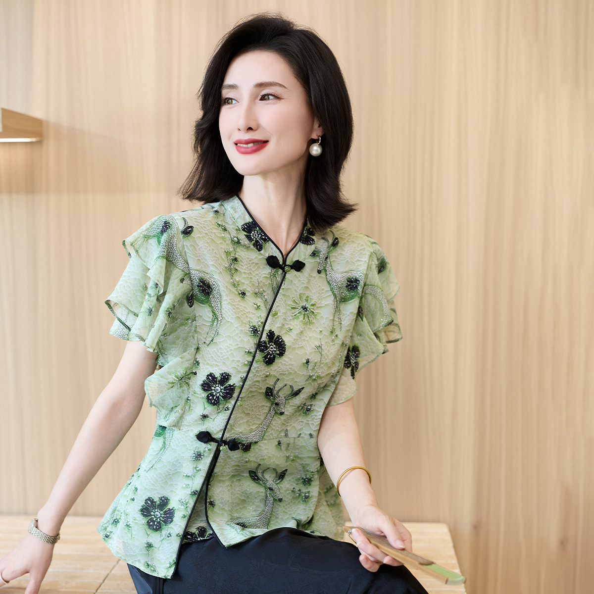 12399104.中老年妈妈夏季薄款T恤时尚短袖圆领上衣中年女式气质夏装小衫