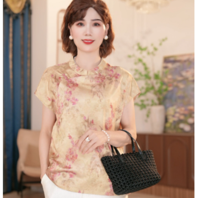 12404418.中年女式夏季薄款T恤时尚短袖立领上衣中老年妈妈休闲百搭夏装