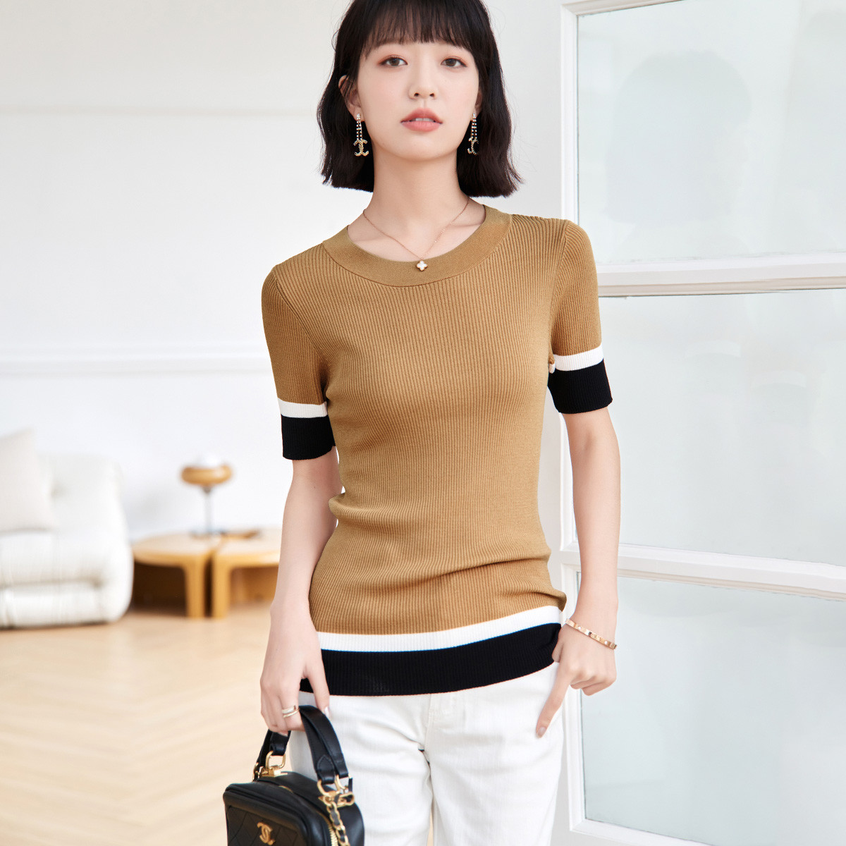 13596068.【撞色】夏休闲修身微弹针织短袖女上衣