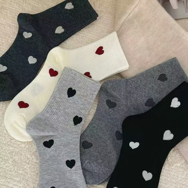 12822615.ins风潮流款百搭高颜值日系女士可爱心形中筒袜