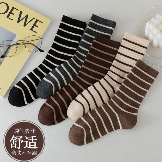 12822454.满身条纹中筒袜袜子女春秋潮流长筒袜子吸汗防臭袜