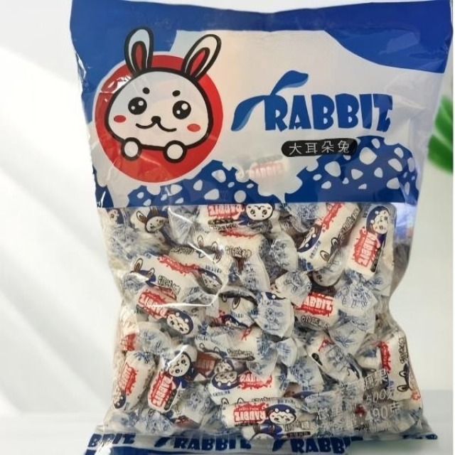 12992535.兔子奶糖软糖怀旧零食大白兔奶糖同口味奶糖糖果休闲零食小包装