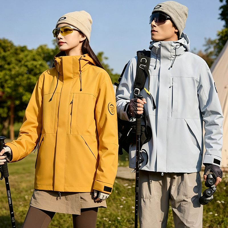 13843874.情侣款户外冲锋外套男女同款防风登山服