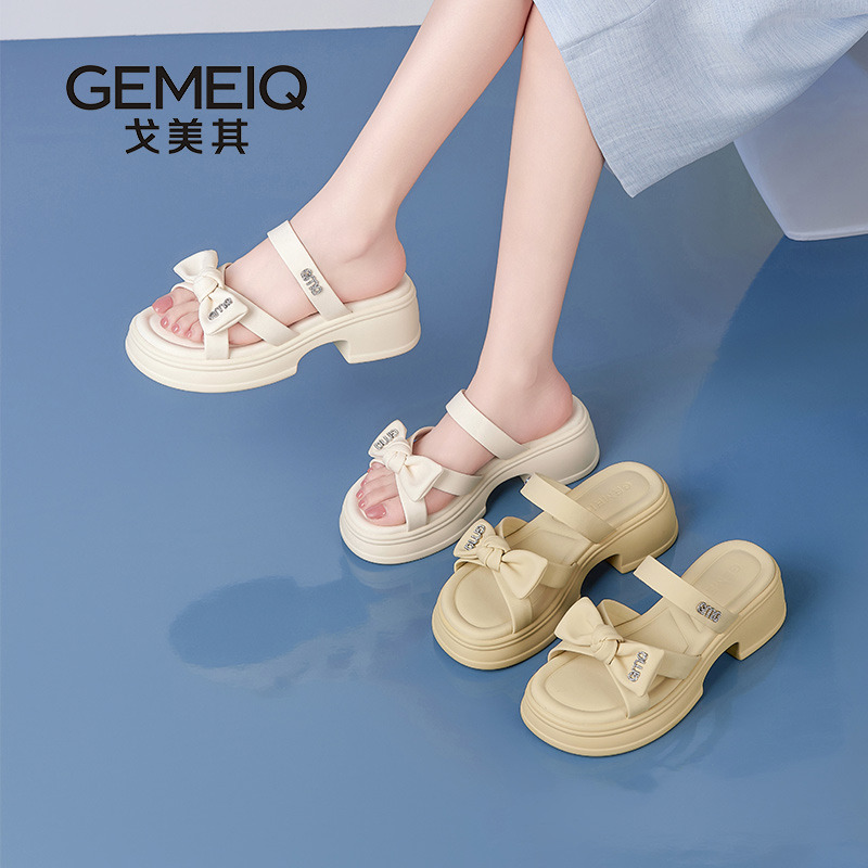 13335588.戈美其蝴蝶结夏季外穿凉拖鞋女款2026仙女风厚底踩屎感凉拖配裙子
