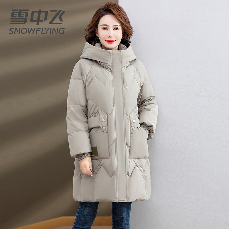13139054.雪中飞妈妈羽绒服冬季显瘦新款中长款保暖中老年气质保暖外套