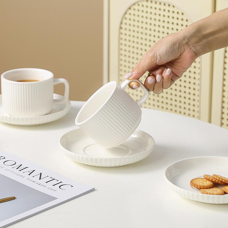 12935622.杯具套装咖啡杯简约家用下午茶杯碟套装陶瓷杯杯具套装