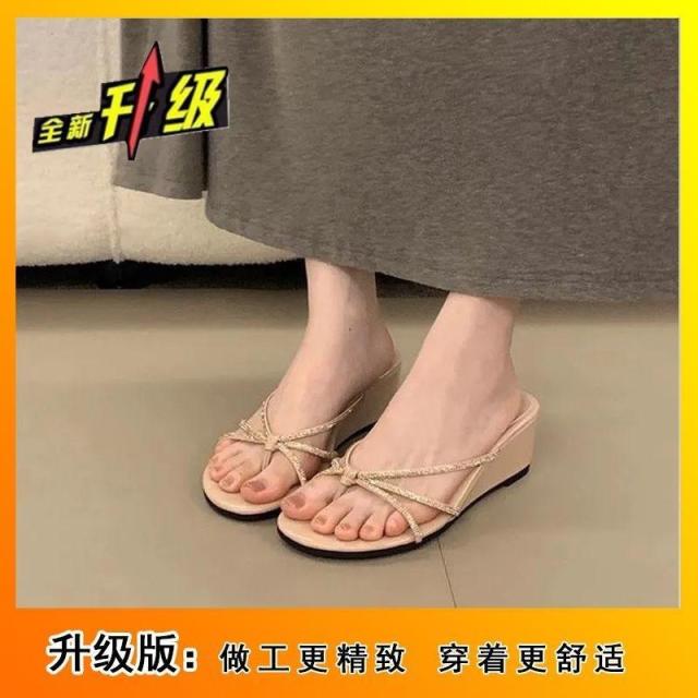 13663911.配裙子时尚细带拖鞋夏季法式坡跟夹趾人字拖鞋
