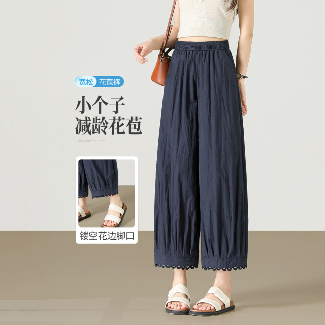 13663877.【左街右巷】镂空花边云柔轻薄九分气球花苞裤