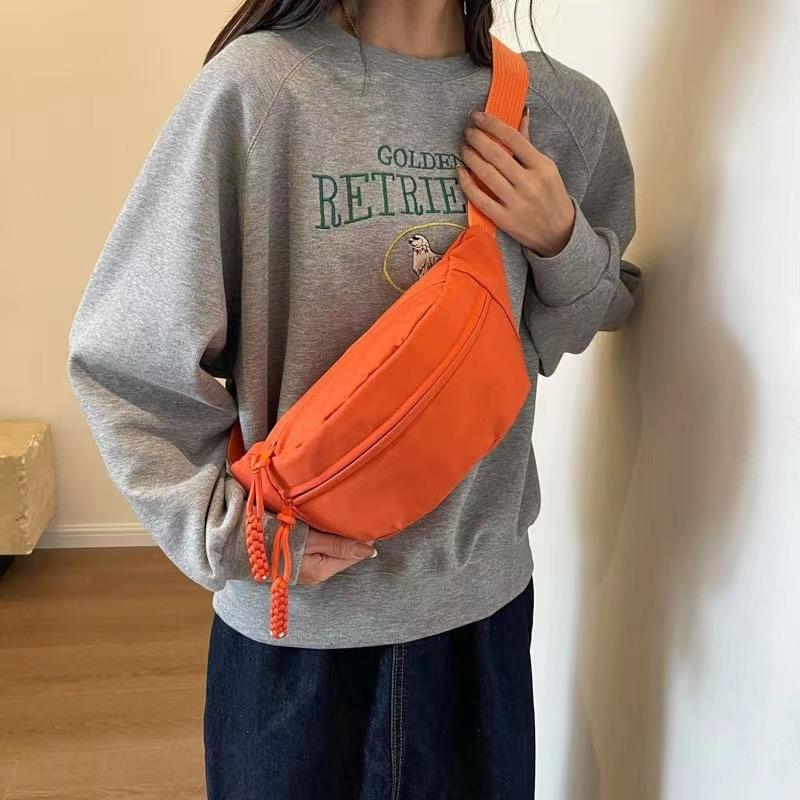 13083376.胸包大容量感简约女士斜挎包秋冬设计单肩包防水时尚