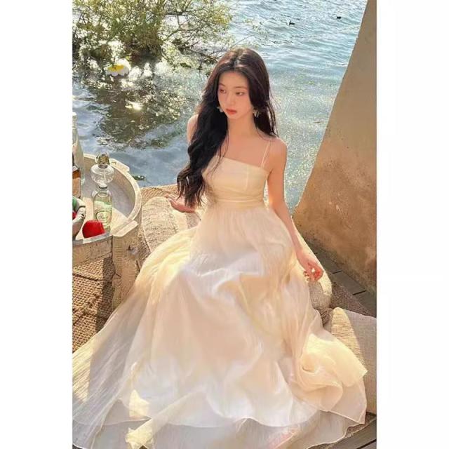 13085146.女款户外套装法式海边度假吊带连衣裙女春夏感沙滩裙温柔风