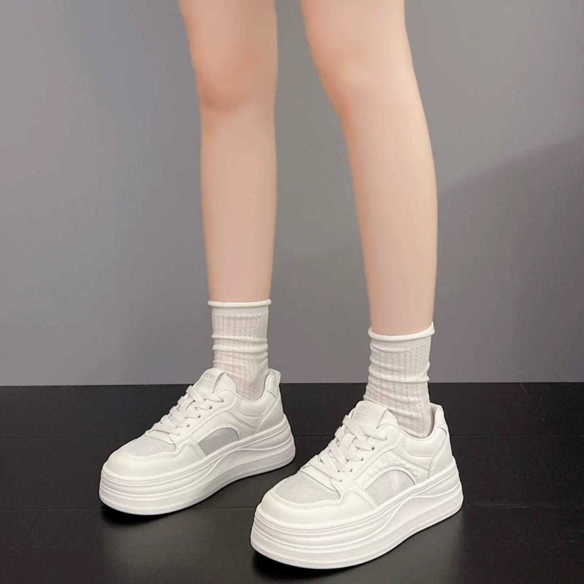 13639089.君吻 夏季厚底底板轻便百搭小白鞋女休闲板鞋透气显高