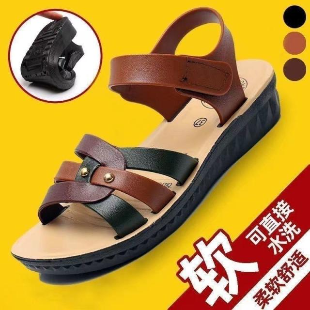 13639256.夏季外穿透气舒适妈妈女士凉鞋平底防滑奶奶中老年凉鞋女
