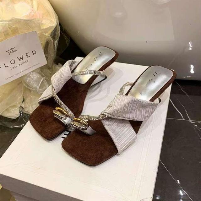 13639469.法式绝美凉拖鞋女夏季配裙子高跟鞋小众设计感水钻凉拖鞋