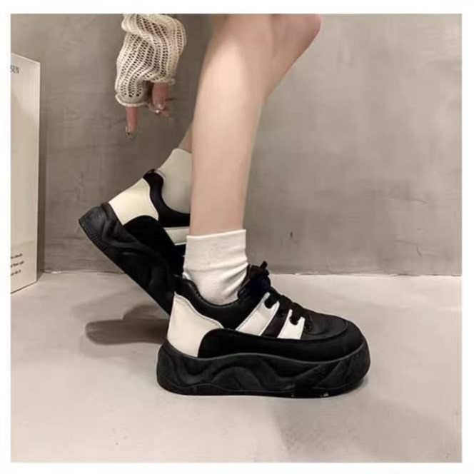 13244863.高颜值女款休闲鞋百搭配裙子休闲鞋小众软底运动休闲鞋