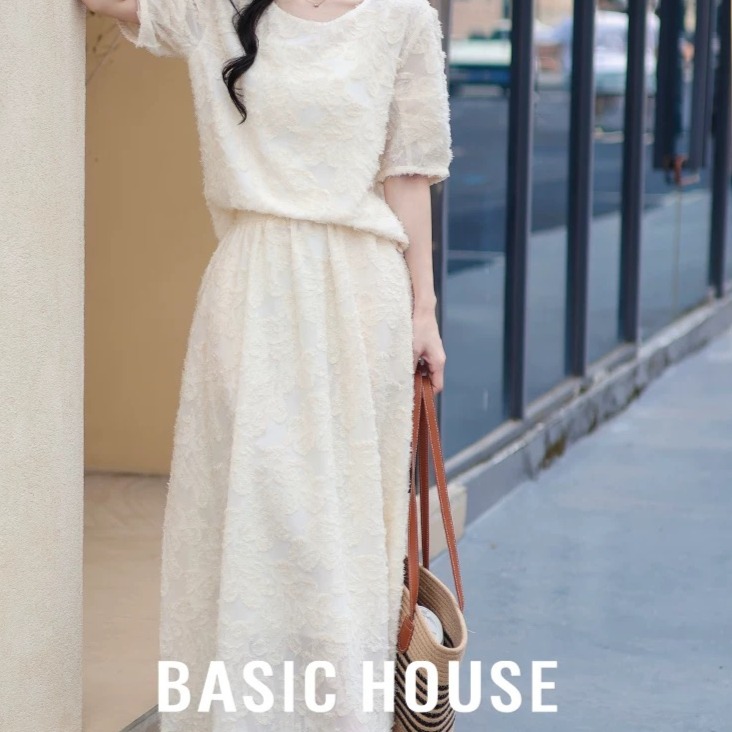 13834102.Basic House/百家好时尚设计纹理泡泡袖垂感上衣半身裙套装宽松