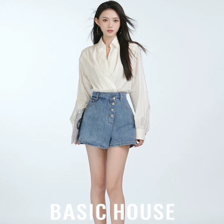 13834083.Basic House/百家好夏季新款法式V领衬衫女小众设计感宽松百搭